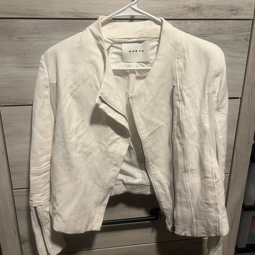 Blank NYC size small cream colored jacket with double zipper